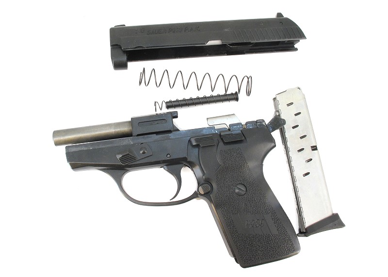 Bild Nr. 14 NCIS Dienstwaffe Pistole Sig P239 Dienstmarke persnlicher Ausweis Messer